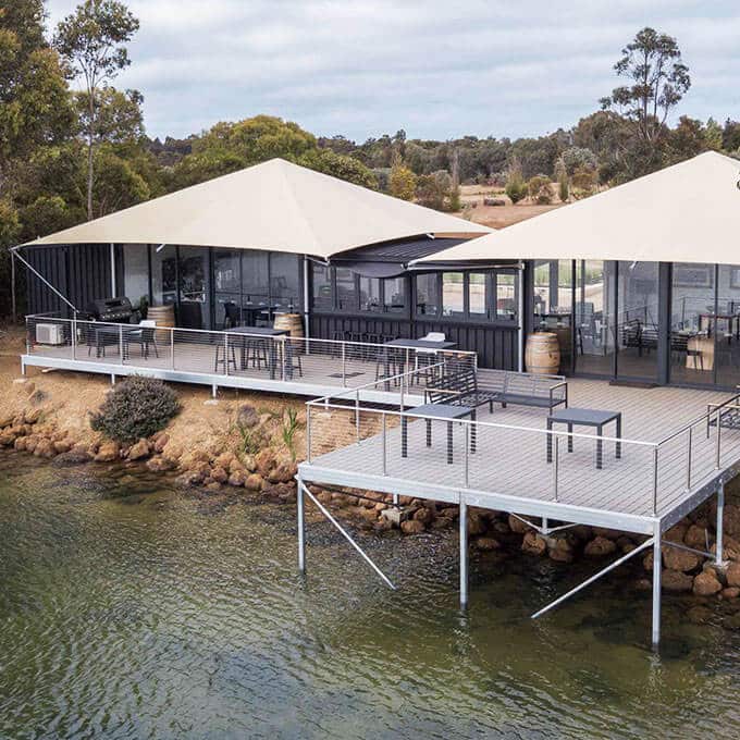Linked Tents